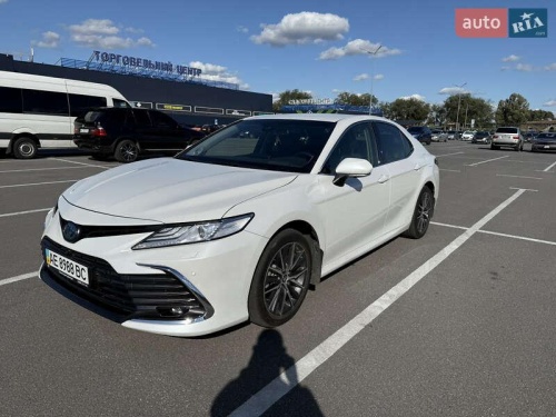 Toyota Camry 2021