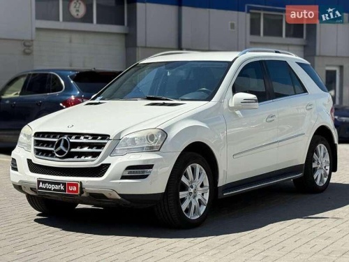 Mercedes-Benz M-Class 2010