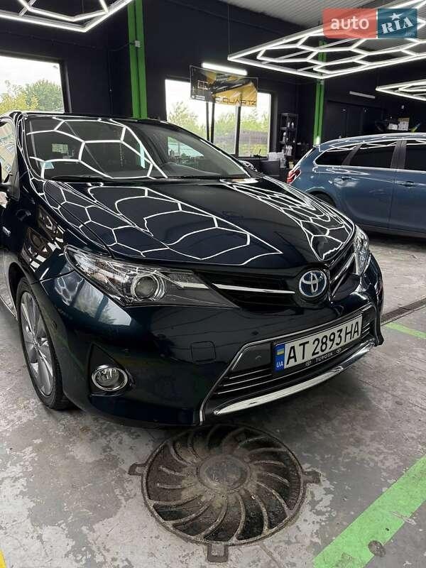 Toyota Auris 2015
