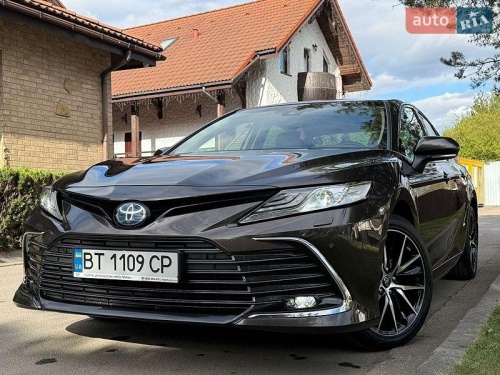Toyota Camry 2021
