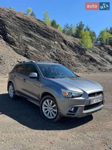 Mitsubishi Outlander Sport 2011
