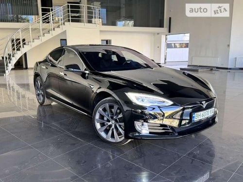 Tesla Model S 2020