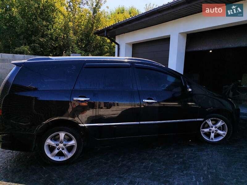 Mitsubishi Grandis 2009