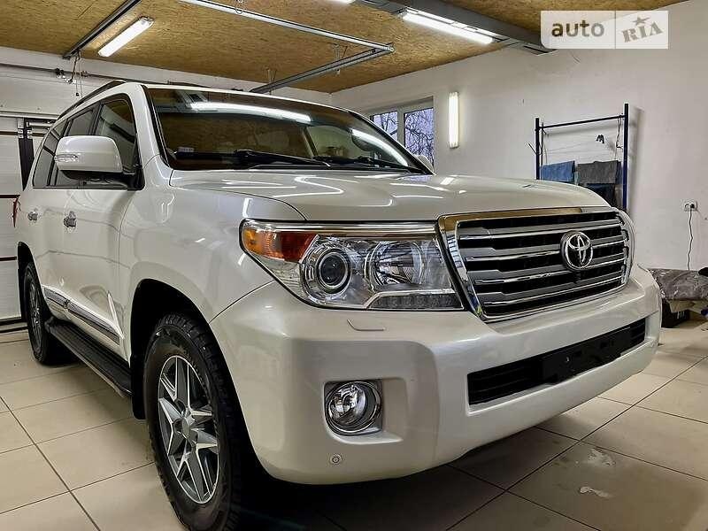 Toyota Land Cruiser 2012