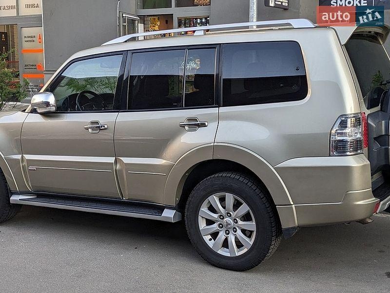 Mitsubishi Pajero 2010