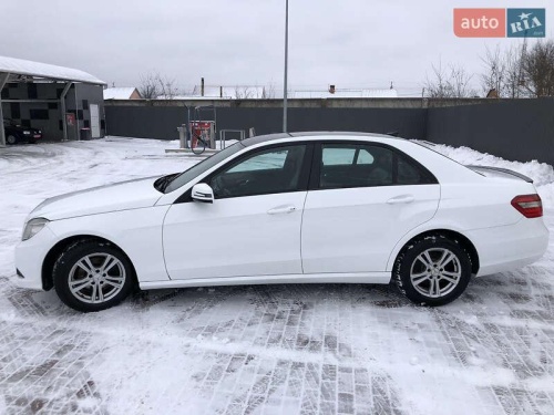 Mercedes-Benz E-Class 2011