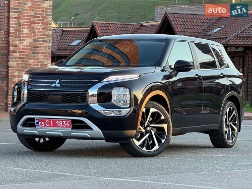 Mitsubishi Outlander 2023