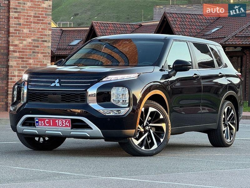 Mitsubishi Outlander 2023