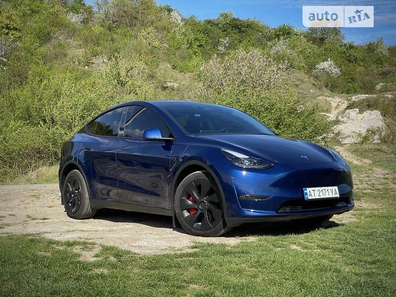 Tesla Model Y 2023