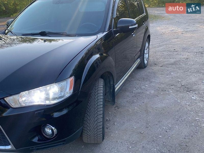 Mitsubishi Outlander XL 2010