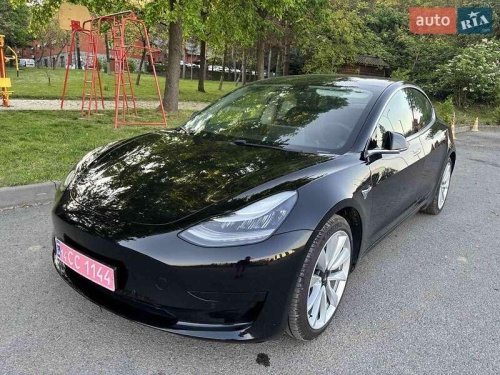 Tesla Model 3 2020