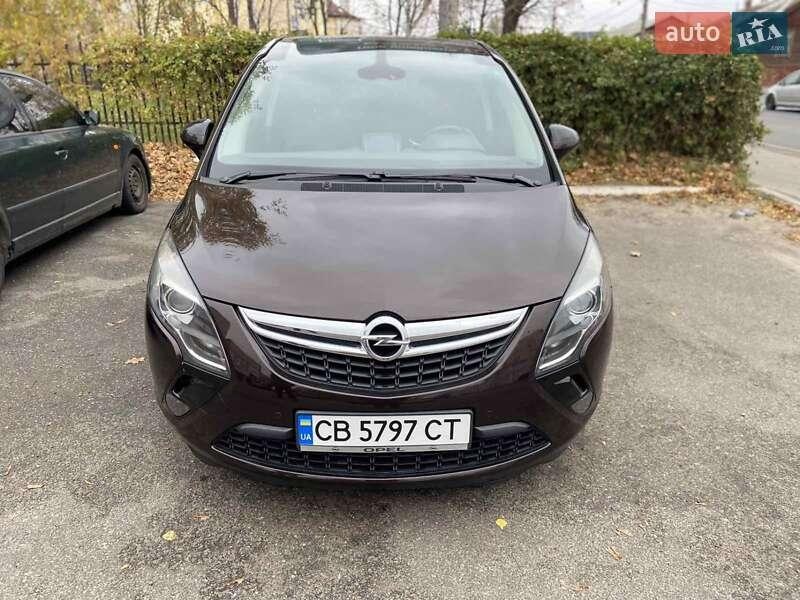Opel Zafira 2012