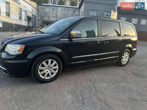 Chrysler Town & Country 2011