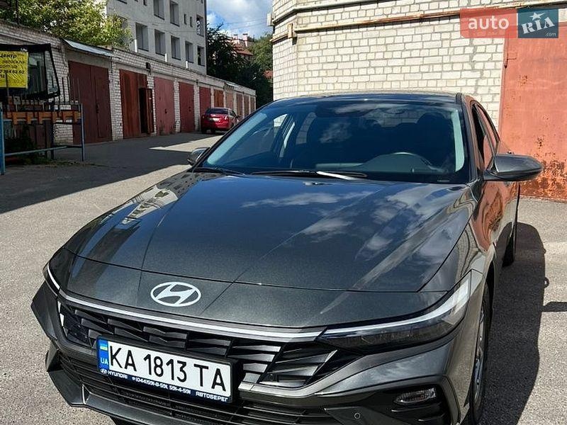 Hyundai Elantra 2025