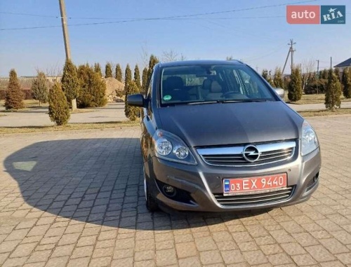 Opel Zafira 2011