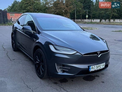 Tesla Model X 2019