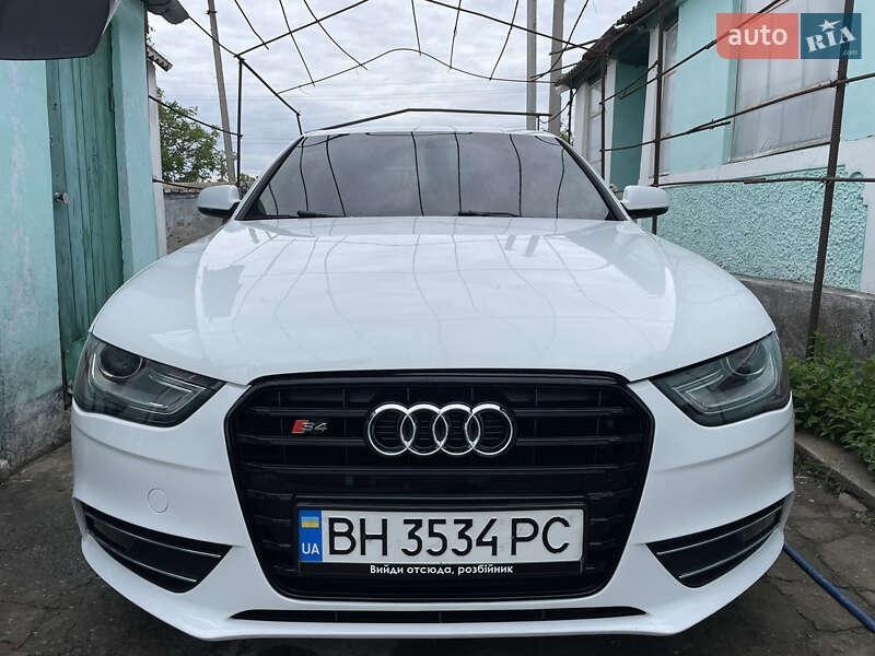 Audi A4 2014