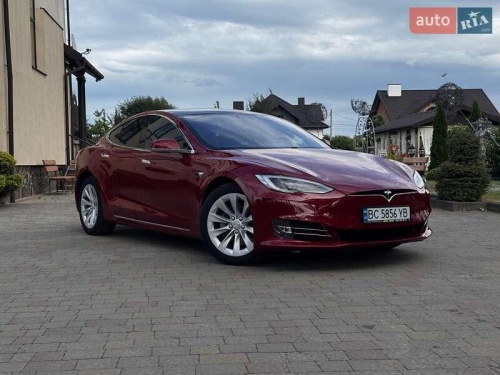 Tesla Model S 2019