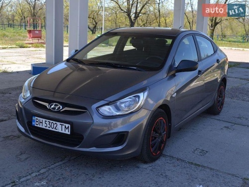 Hyundai Accent 2012