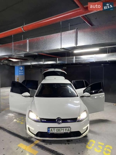 Volkswagen e-Golf 2014