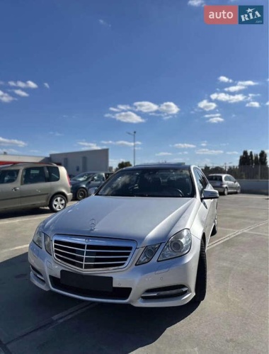 Mercedes-Benz E-Class 2011