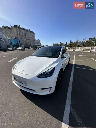 Tesla Model Y 2022