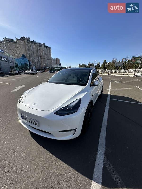 Tesla Model Y 2022
