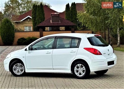 Nissan TIIDA 2013