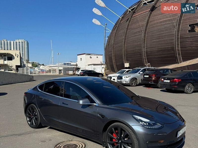 Tesla Model 3 2020