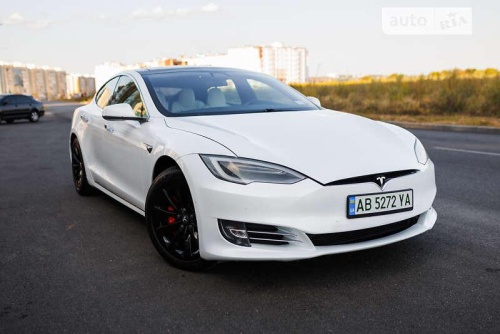 Tesla Model S 2018