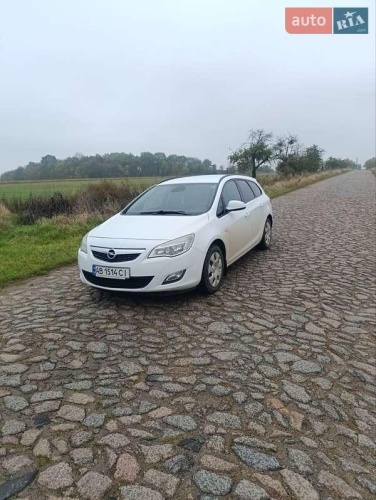 Opel Astra 2011