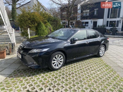 Toyota Camry 2019