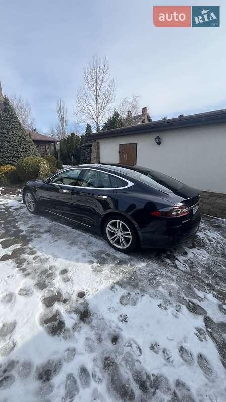 Tesla Model S 2014
