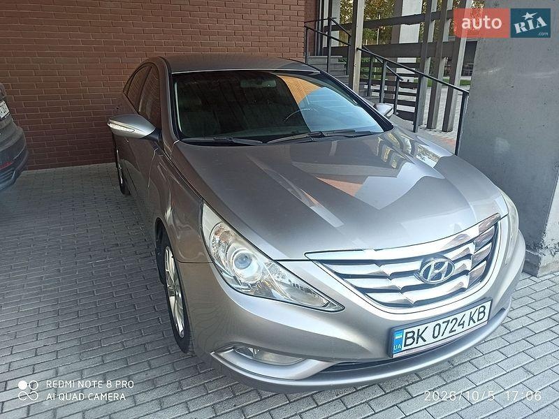Hyundai Sonata 2010