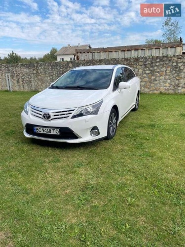 Toyota Avensis 2012