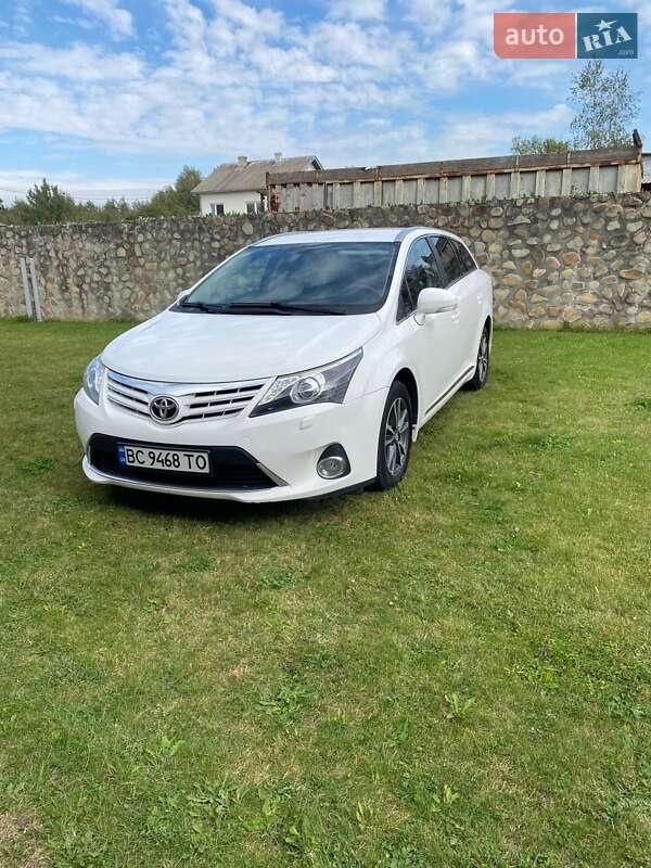 Toyota Avensis 2012