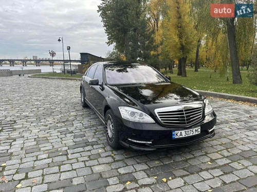 Mercedes-Benz S-Class 2012