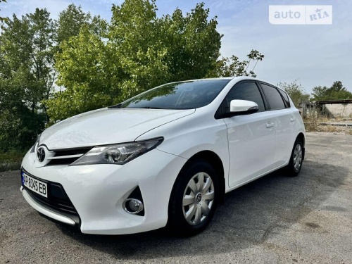 Toyota Auris 2014