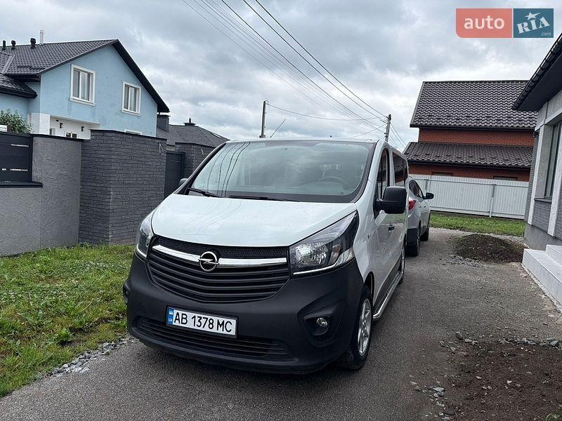 Opel Vivaro 2015