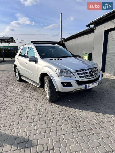 Mercedes-Benz M-Class 2009