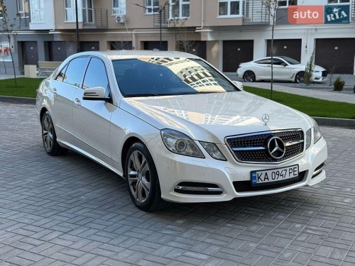 Mercedes-Benz E-Class 2011
