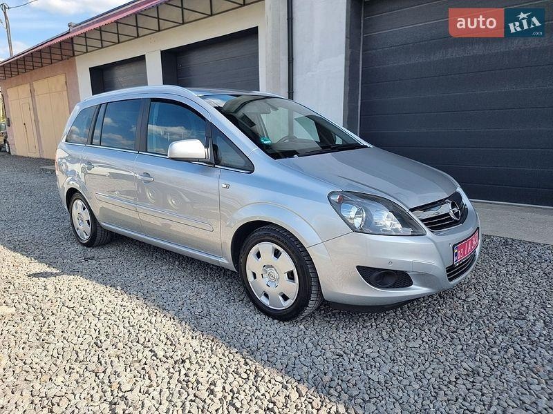 Opel Zafira 2011