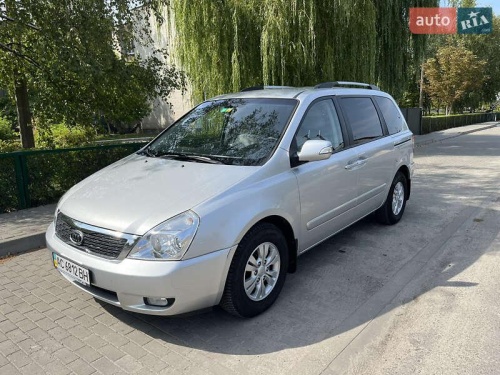 Kia Carnival 2011