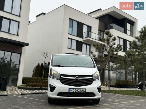 Opel Vivaro 2016