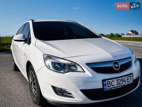 Opel Astra 2011