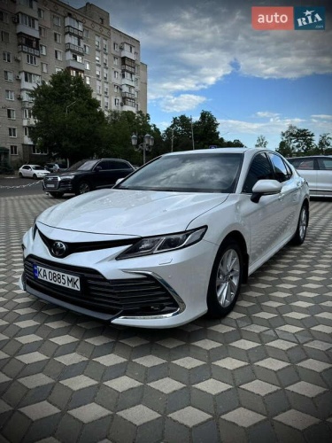 Toyota Camry 2021