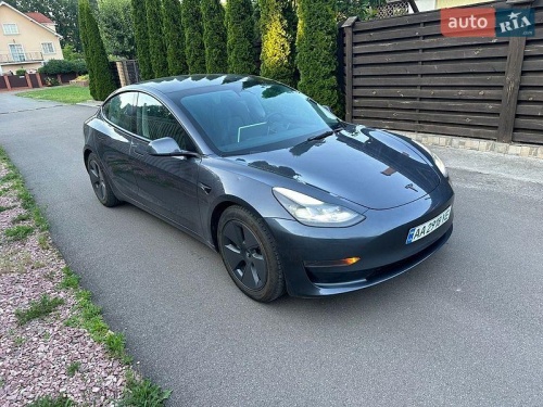 Tesla Model 3 2022