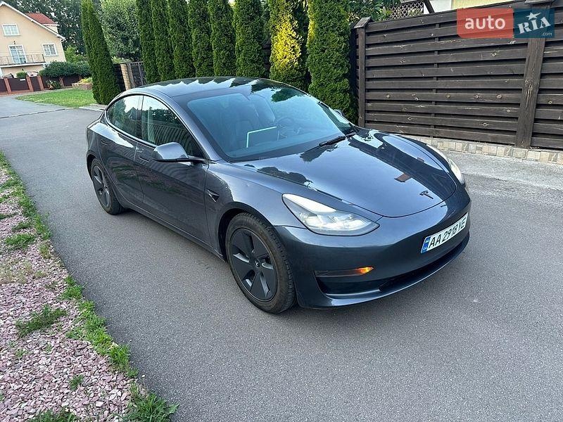 Tesla Model 3 2022
