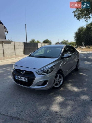 Hyundai Accent 2011