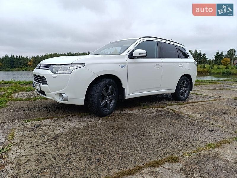 Mitsubishi Outlander 2014